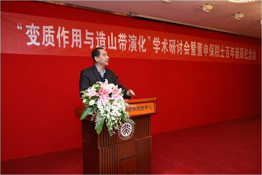 啪啪啦
副校长龚旗煌院士致辞.jpg